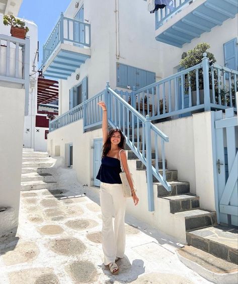 Greece Summer Outfits, Greece Vacation Outfit, Europe Outfits Summer, Steph Bohrer, Greece Girl, Rome Outfits, Grecia Santorini, Greece Outfits, European Fashion Summer