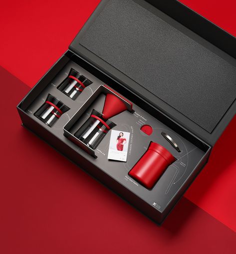 X&Y Pour-over coffee set （Red） on Behance Espresso Machine Design, Coffee Hampers, Packing Box Design, Luxury Corporate Gifts, Salad Packaging, Luxury Box Packaging, Coffee Gifts Box, Coffee Kit, Coffee Gift Sets