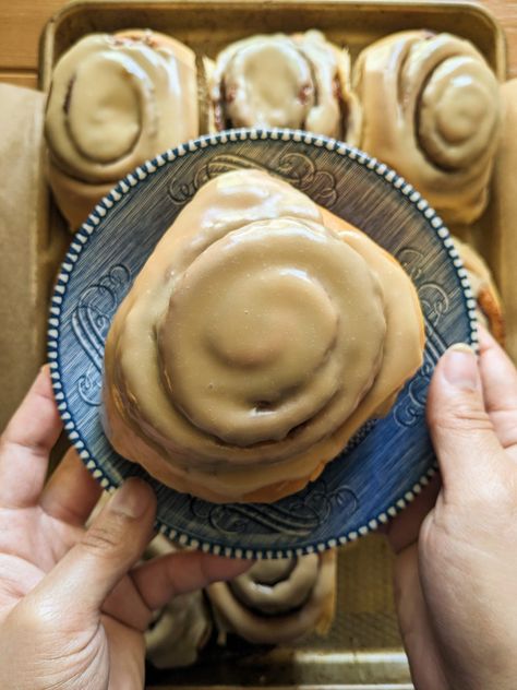 Brown Sugar Cinnamon Rolls Cinnamon Roll Glaze, Brown Sugar Icing, Cinnamon Roll Frosting, Brown Sugar Frosting, Cinnamon Roll Icing, Brown Butter Frosting, Cinnamon Roll Recipe Homemade, Caramel Icing, Active Dry Yeast