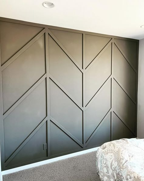 Diagonal Board And Batten Accent Wall, Accent Wall Chevron, Accent Wall Craftsman, Chevron Accent Wall Bedroom, Herribone Accent Wall, Trim Behind Bed, Black Herringbone Accent Wall, Geometric Trim Accent Wall, Geometric Wall Trim