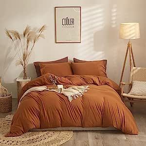 Burnt Orange Bedroom, Beautiful Bed Designs, Orange Comforter, Orange Rooms, Fall Room Decor, Прикроватные Тумбочки, Bed Design Modern, Bedroom Orange, Brown Bedroom