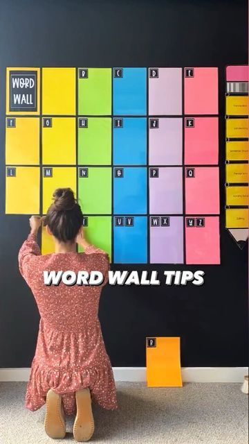 Classroom Wow Wall, Classroom Themes For Elementary School, Vocab Wall Display, Prek Word Wall Ideas, Art Word Wall Classroom, Colourful Classroom Ideas, Wow Wall Display Classroom, Classroom Writing Wall, Alphabet For Classroom Wall