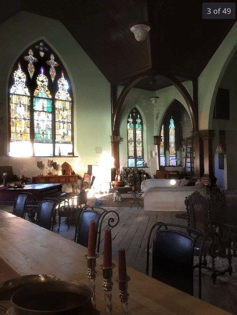 Under $100K Sunday ~ PA Converted Church For Sale By Owner $70K - Old Houses Under $50K Gothic Dining Table, Brutalist Bedroom, Small Church Weddings, Chapel Conversion, Converted Church, Church Conversions, Abandoned Churches, Church Aesthetic, Country Churches