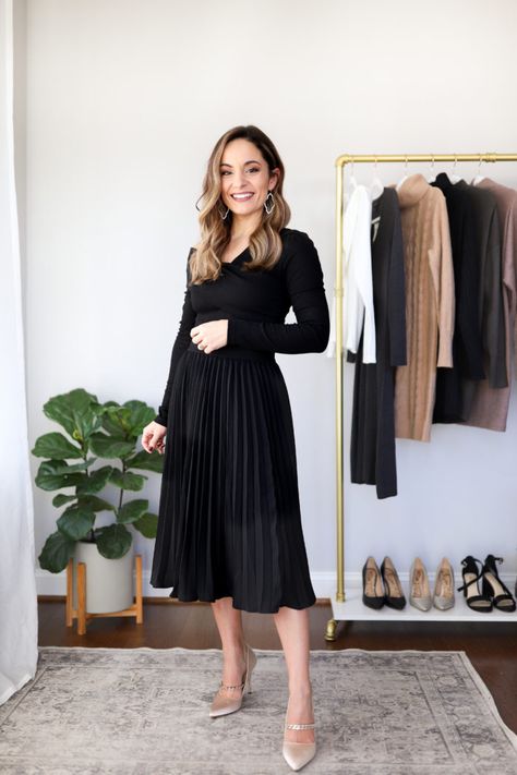 Fall & Winter Outfits Archives - Page 2 of 14 - Pumps & Push Ups Elegant Causal Outfits, All Black Modest Outfit, Black Skirt Work Outfit, Office Party Outfits, Casual Holiday Outfits, Pleated Skirt Outfit, Holiday Party Outfits, Casual Party Outfit, Chic Skirts