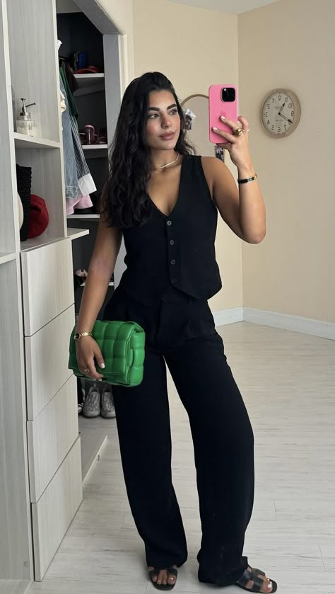 Feminine Jean Outfits, Work Outfit Hot Weather, Vegas Conference Outfits Women, Big Chest Outfits, Shopping Day Outfit, Cute Professional Outfits, Trendy Fits, Business Casual Outfits For Work, Work Fits