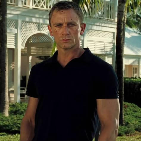 Daniel Craig James Bond Casino Royale, Casino Royale Daniel Craig, Daniel Craig Casino Royale, Young Daniel Craig, Daniel Craig Aesthetic, Danial Craig, Daniel Craig Young, James Bond Aesthetic, 007 James Bond Daniel Craig