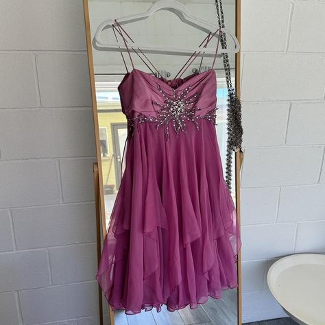 Weird Hoco Dresses, 60s Hoco Dress, Dresses To Dance In, Thrifted Homecoming Dress, 2000 Hoco Dress, 80s Hoco Dress, Hoco Dresses Vintage, Fancy Nancy Aesthetic Outfits, Vintage Hoco Dresses