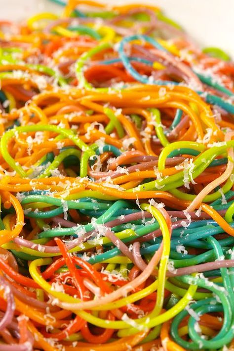 Rainbow Spaghetti Horizontal Rainbow Noodles, Fruity Pebble Cheesecake, Rainbow Dinner, Rainbow Spaghetti, Birthday Party Foods, St Patricks Day Recipes, Vegetarian Gourmet, 8 Is Great, Rainbow Recipes