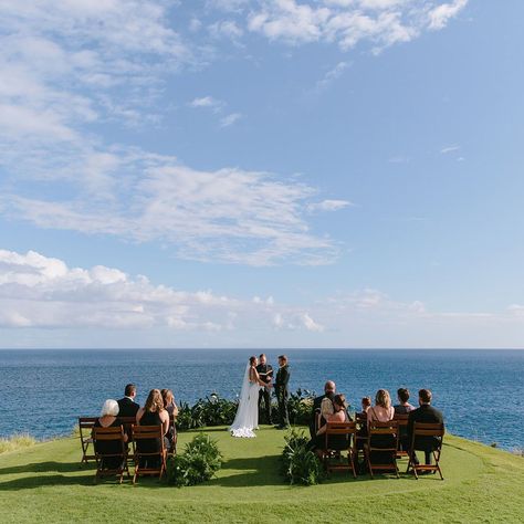 Micro wedding in Hawaii at Four Seasons Lana'i, Hawaii. A perfect Hawaii hotel wedding for your Hawaii elopement or Hawaii destination wedding venue Tropical Island Wedding, Small Destination Wedding, Hawaii Wedding Venues, Hawaii Hotel, Lanai Hawaii, Outdoor Beach Wedding, Small Beach Weddings, Wedding In Hawaii, Hawaii Beach Wedding