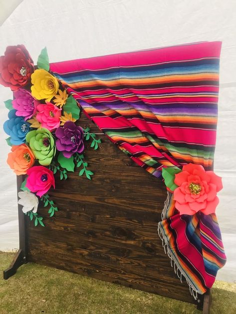 Encanto Themed Party, Mexican Theme Party Decorations, Birthday Parties Ideas, Chili Bar, Photo Backdrop Ideas, Mexican Baby Shower, Mexican Theme Party, Mexican Birthday Parties, Mexican Themed Weddings