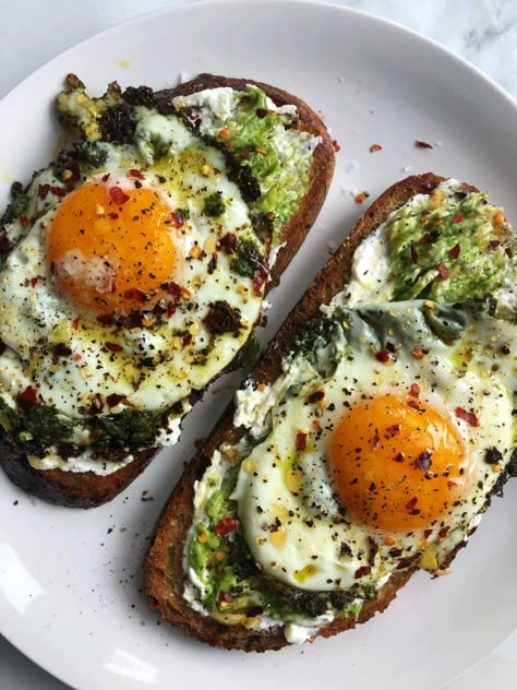 Pesto Eggs, Breakfast Meat, Homemade Pesto, Food Trends, I Understand, The Hype, Food Inspo, Food Obsession, Pretty Food