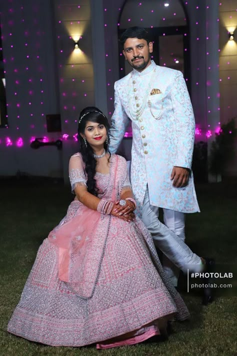 Shadi Main Zaroor Aana, Engagement Photos Groom, Reception Copul Pose, Engagement Couple Poses Photo Shoot, Engagement Photography Poses Indian Couple, Diwali Couple Photography, Ring Ceremony Dress Indian Couple, Engagement Clothes For Couple, Engagement Dress For Couple