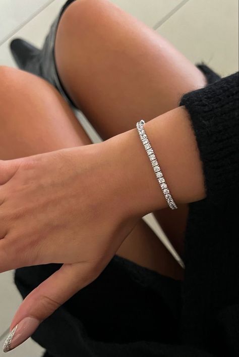 Rose Gold Bracelets, Tennis Bracelet Gold, Tiffany And Co Bracelet, Bracelet Rose Gold, Fancy Jewellery Designs, Wrist Jewelry, Classic Bracelets, Gold Bracelet For Women, Gold Bracelets