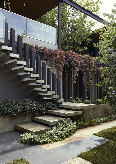 Under Stairs Garden Outdoor, Stair Design Outdoor, Stair Outside House, External Staircase Outdoor Stairs, Staircase Landscape, Outside Stairs Design, External Stairs, Exterior Staircase, Outside Stairs