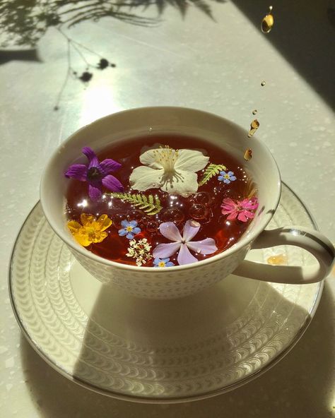 recipe tiktok aesthetic garden gardening tea aesthetic vsco summer vintage cottage flowers instagram Cottagecore Tea, Tea Organizer, Recipe Tiktok, Tea Organization, Cottage Flowers, Tea Aesthetic, Fairy Tea Parties, Blooming Tea, Vsco Summer