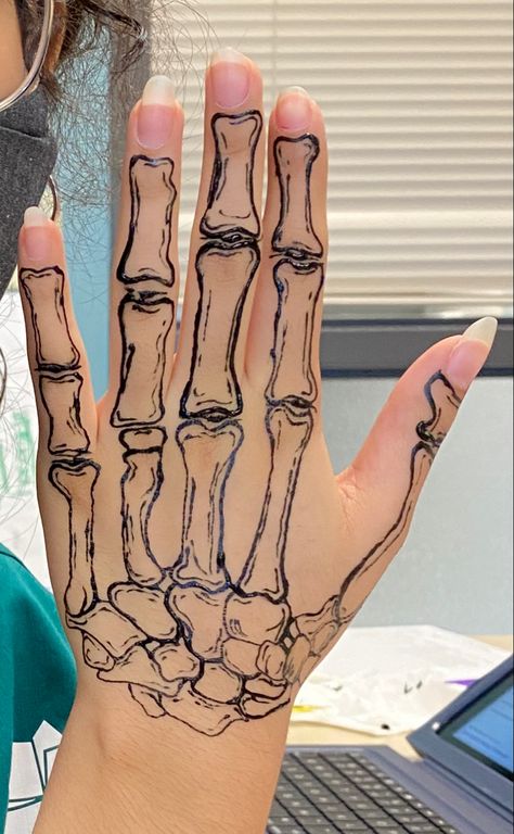 Skeleton Hand Sharpie, Hand Doodles Skeleton, Drawing Hand Skeleton, Hand Drawing Bones, Skeleton Hand Paint, Doodling On Hand, Draw Bones On Hand, Hands Bones Drawing, Skeleton Hand Art Drawings