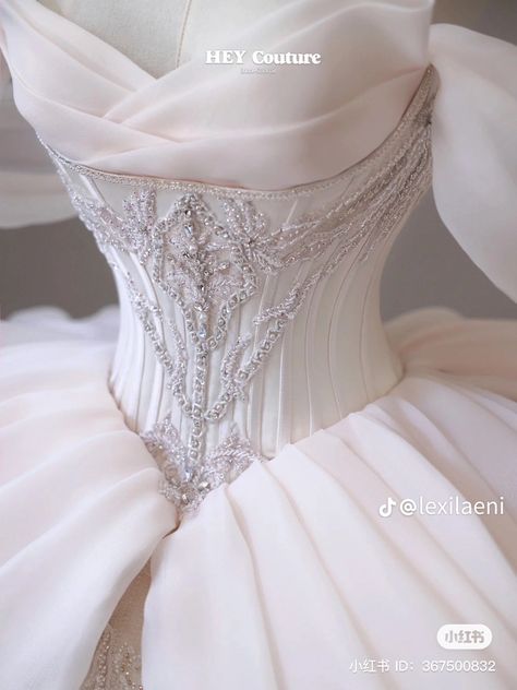 Corseted Ball Gown, Hey Couture, Ballroom Wedding Dress, Fairytale Wedding Dress, Haircut Tips, Queen Wedding Dress, Trendy Bob, 2024 Wedding Dresses, Trendy Bob Hairstyles