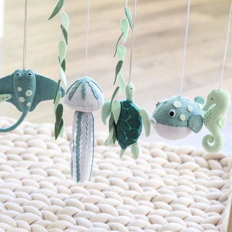 Diy Baby Gym, Baby Play Gym Toys, Ocean Themed Nursery, Baby Gym Toys, Baby Play Gym, Diy Bebe, Play Gym, Felt Baby, Baby Gym