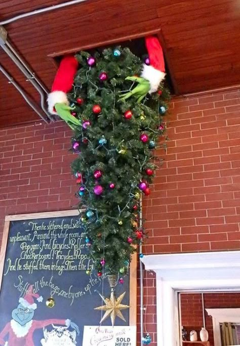 Whoville Christmas Decorations, Grinch Crafts, Grinch Decorations, Christmas Door Decorating Contest, Grinch Christmas Party, Whoville Christmas, Grinch Party, Grinch Christmas Decorations, Door Decorating