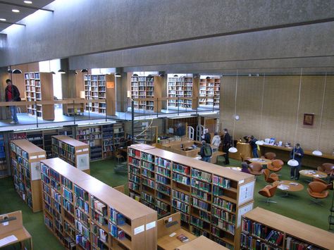 https://flic.kr/p/6cJjCa | The Library, St Catherine's College | St Catherine's College (1960-64) by Arne Jacobsen.  Photo taken on a tour of post-war buildings in Oxford with the 20th Century Society. Oxford Summer School, Oxford United Kingdom, Oxford College, Lecture Theatre, Oxford England, Lectures Hall, High School Yearbook, School Yearbook, St Catherine