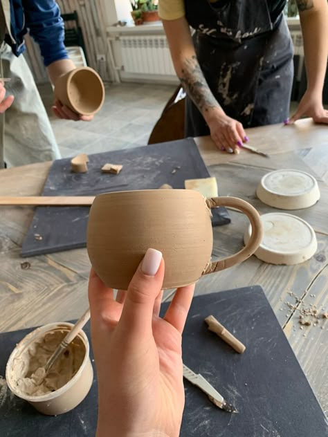 Aesthetic Tinkerbell, Pottery Aesthetic, Fairies Aesthetic, Pottery Lessons, Hobbies To Try, Cerámica Ideas, Disney Fairies, Artist Aesthetic, Pottery Classes