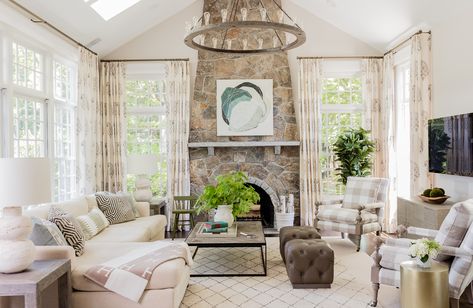 House Tour: A Home in the Country for a Modern Family Erin Gates Design, Fireplace Redo, Living Room Plan, Erin Gates, Kitchen Paint Colors, Updated Traditional, Rustic Cottage, Elements Of Style, Modern Country