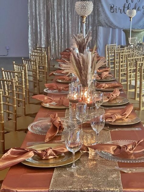 Rose Gold Garden Party, Rose Gold Party Aesthetic, Rose Gold Birthday Theme Table Settings, Rose Gold And Champagne Birthday Decor, Elegant Birthday Party Table Decor, Rose Gold And Gold Table Setting, Champagne Color Party Decorations, Rose Gold And Gold Party Decorations, Earthy Birthday Party Theme