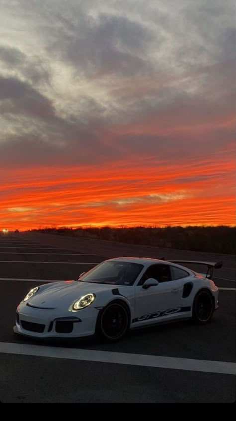 Wallpaper Car Aesthetic, Expensive Cars Luxury, Cars Aesthetic Wallpaper, Taycan Porsche, Porsche Accessories, Love Vincent, Panamera Porsche, Cayenne Porsche, Cars Expensive