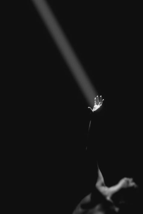 Light Shadow, Black White Photography, White Photo, Light And Shadow, Black And White Photography, White Photography, In The Dark, Photography Ideas, The Light