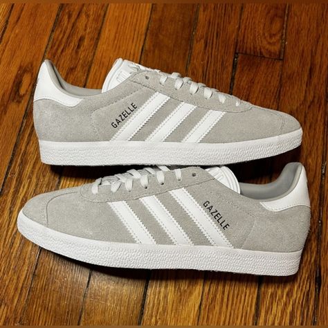 NEW adidas Originals Women's Gazelle Shoes Animal Grey White Adidas Gazelle White, Adidas Gazelle Grey, Adidas Gazelle Outfit, Lisa Style, Gazelle Shoes, Gold Adidas, Adidas Originals Women, Signature Look, Grey Adidas