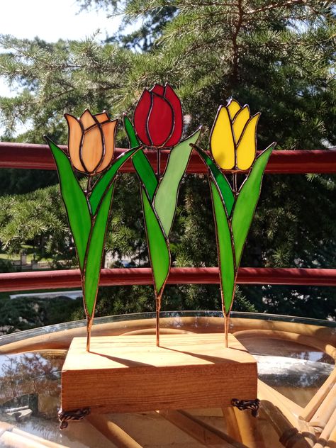 Stained Glass Tulips, Copper Foiling, Stained Glass Gifts, Stained Glass Earrings, Flower Pot Art, Glass Fusion Ideas, Wedding Lanterns, Picture Quilts, Stained Glass Flowers