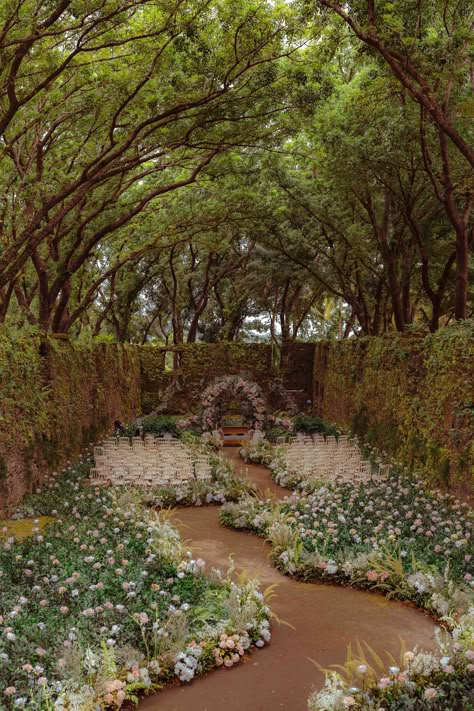 Enchanted Garden Wedding, Forest Theme Wedding, Rustic Wedding Decorations, Enchanted Forest Wedding, Dream Wedding Decorations, Dream Wedding Venues, Dream Wedding Ideas Dresses, Future Wedding Plans, Enchanted Garden