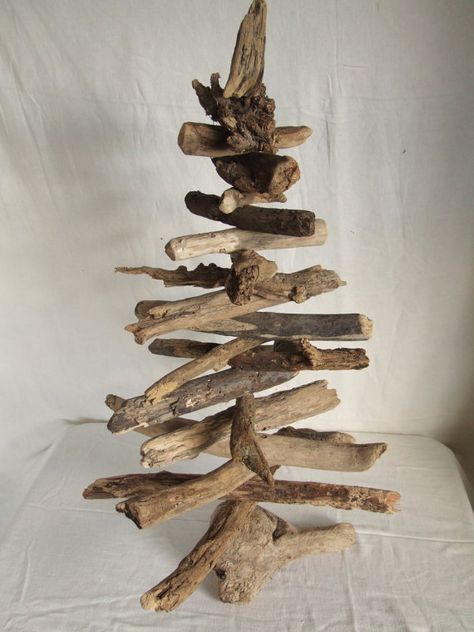 Driftwood Christmas Decorations, Driftwood Trees, Xmas Display, Driftwood Christmas, Driftwood Christmas Tree, Twig Crafts, Twig Art, Eco Decor, Sea Glass Art Projects