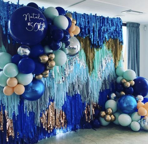 Tropical Party Theme Ideas, Backdrop Balloons, Balloons Galore, Deco Ballon, Fringe Backdrops, Birthday Balloon Decorations, Diy Valentines Crafts, Backdrop Ideas, Balloon Backdrop