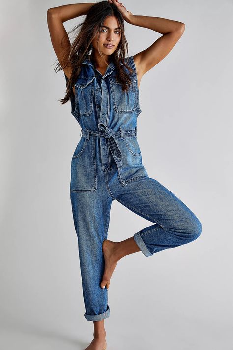 Sydney Sleeveless Coverall | Free People UK Dungaree Outfit, Denim Coverall, Outfit Denim, Streetstyle Outfit, Jeans Overall, Balloon Pants, Elegante Casual, Trend Style, Denim And Lace