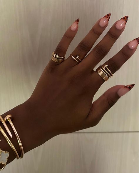 Stacked Rings Black Women, Rings Aesthetic Black Women, Gold Rings Black Women, Haile Rose, Ring Stacking Ideas, Nails Jewellery, Biab Nails, Jewelry Stack, Photo Ring