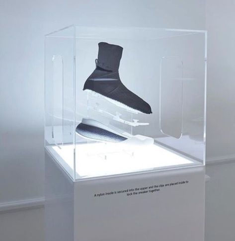 Shoes Display, Shoe Store Design, Exhibition Display Design, Sneaker Displays, Retail Store Interior Design, Store Concept, Display Furniture, Exhibition Display, Shoe Display