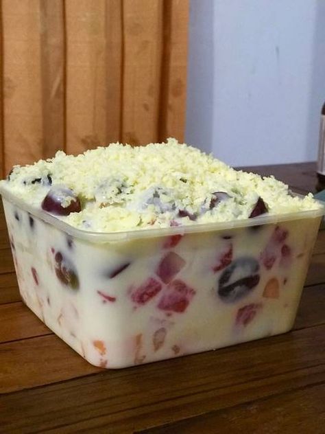 Resep Salad Buah Mayo Super Enak ! #bikinramadhanberkesan oleh Justitia Aurora Diana - Cookpad Cookie Dough Bars, Resep Salad, Diet Quotes, Fresh Salad Recipes, Fruit Dessert Recipes, Dessert Boxes, Quotes Indonesia, Food Drinks Dessert, Indonesian Food