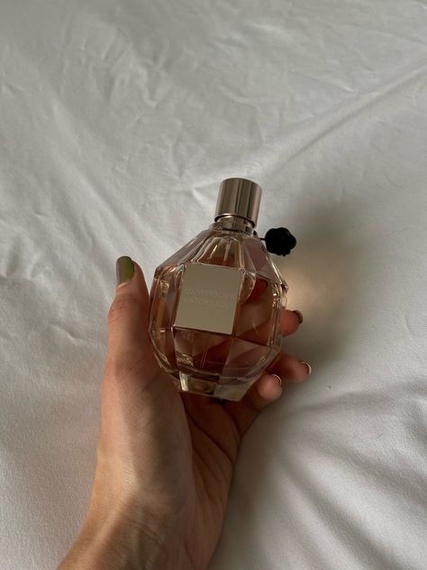 Viktor And Rolf Flowerbomb Aesthetic, Victor Rolf Flowerbomb, Flowerbomb Aesthetic, Flowerbomb Perfume Aesthetic, Victor And Rolf Flowerbomb, Flowerbomb Viktor And Rolf, Viktor And Rolf Perfume, Viktor And Rolf Flowerbomb, Bridal Perfume