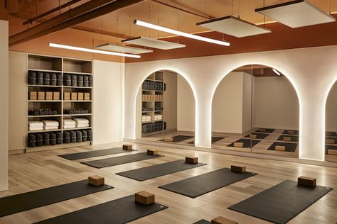 Apartamento New York, Yoga Studio Interior, Yoga Room Design, Sofitel Hotel, Gym Design Interior, Studio Pilates, Yoga Studio Design, Desain Pantry, Wellness Studio