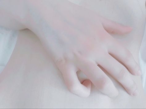 Vampire Skin Aesthetic, Vampire Pale Skin, Pale Vampire Aesthetic, White Hands Aesthetic, White Skin Aesthetic, Pale Skin Aesthetic, White Esthetic, All White Aesthetic, Vampire Skin