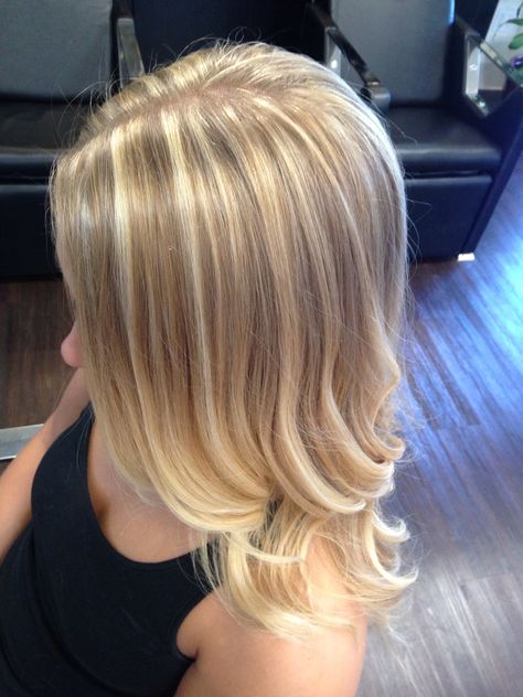 dimensional blonde highlight Perfect Blonde Hair, Summer Blonde Hair, Blonde Hair Transformations, Light Blonde Hair, Hair Streaks, Dirty Blonde Hair, Honey Blonde Hair, Blonde Hair Inspiration, Blonde Hair Looks