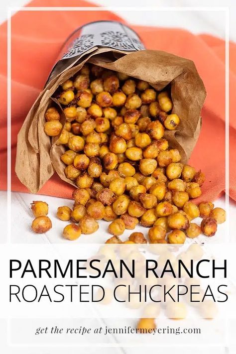 Parmesan Ranch Roasted Chickpeas - Jennifer Meyering Vegan Snack Recipes, Vegan Snack, Healthy Snack Recipes, Chickpea Recipes, Gluten Free Snacks, Vegan Appetizers, Roasted Chickpeas, Homemade Snacks, Vegan Dinner