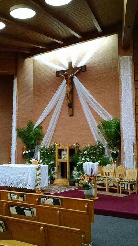 My church Lent Church Decorating Ideas, Alter Decorations Church Altars, Church Decorations Ideas Altars, Easter Church Decor, Easter Sunday Church Decorations, Catholic Church Easter Decorations, Easter Church Decorations, Easter Altar Decorations, Easter Church Flowers