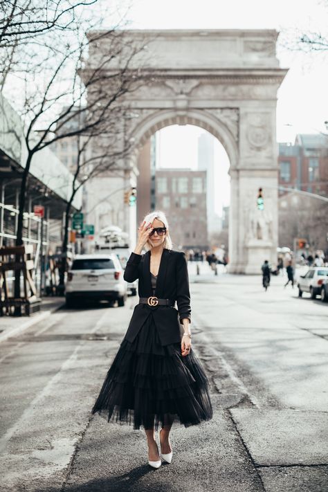 Black Tulle Skirt Outfit Casual, Tule Skirt Outfit, Tulle Skirt Outfit Casual Street Style, Style A Tulle Skirt, Black Tulle Skirt Outfit, Tulle Skirt Outfits Casual, Tulle Skirt Fashion, Tulle Outfit, Tutu Skirt Outfit