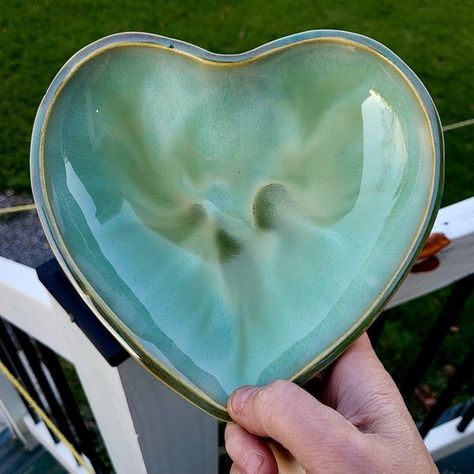 SPECTRUM HIGH FIRING GLAZES | This heart bowl is 2x Spectrum Pearl White with 1x Amaco Seaweed on top | Facebook Pearl White Glaze Combinations, Glaze Combinations For Pottery Amaco, Spectrum Pearl White, Amaco Seaweed, Pottery Glaze Recipes, Spectrum Glazes, High Fire Glaze, Mug Inspiration, Heart Bowl