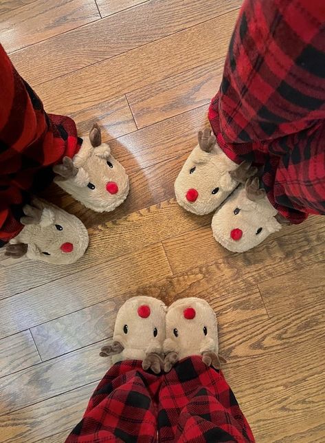 Christmas Dreaming, Cosy Christmas, Christmas Feeling, Christmas Pjs, Christmas Inspo, Warm Christmas, Christmas Wonderland, Christmas Room, Last Christmas