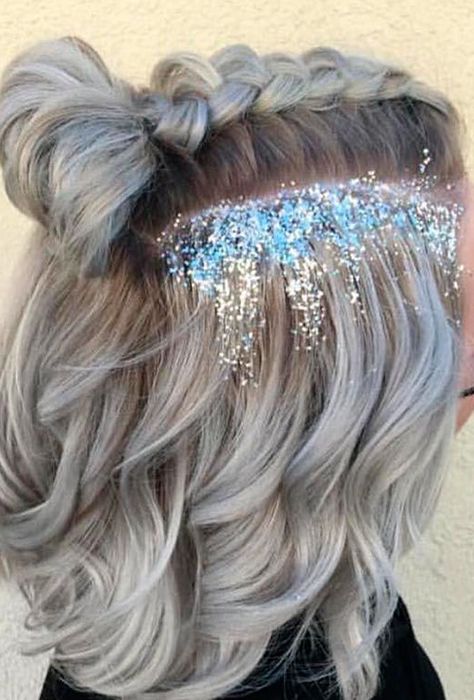 Glittery mermaid style hair Hairstyles Bun, Prom Hairstyles For Short Hair, Hair Vendor, Peinados Fáciles Para Cabello Corto, Hair Styles 2017, Festival Hair, Hairstyles Curly, Glitter Hair, Short Hairstyle