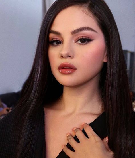 Maquillaje Selena Gomez, Selena Selena, Selena Gomez Makeup, Pageant Makeup, Selena Gomez Cute, Selena Gomez Hot, Selena Gomez Photos, Eye Makeup Pictures, Edgy Makeup