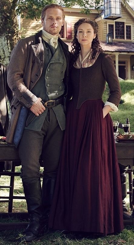 Outlander Show, Claire Outlander, Gabaldon Outlander, Outlander Costumes, James Fraser Outlander, Claire And Jamie, The Fiery Cross, Outlander Claire, Sam Heughan Caitriona Balfe